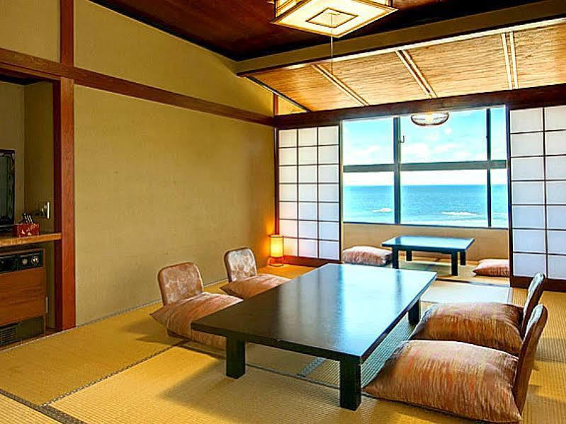 Wajima Onsen Yashio Hotel Екстериор снимка
