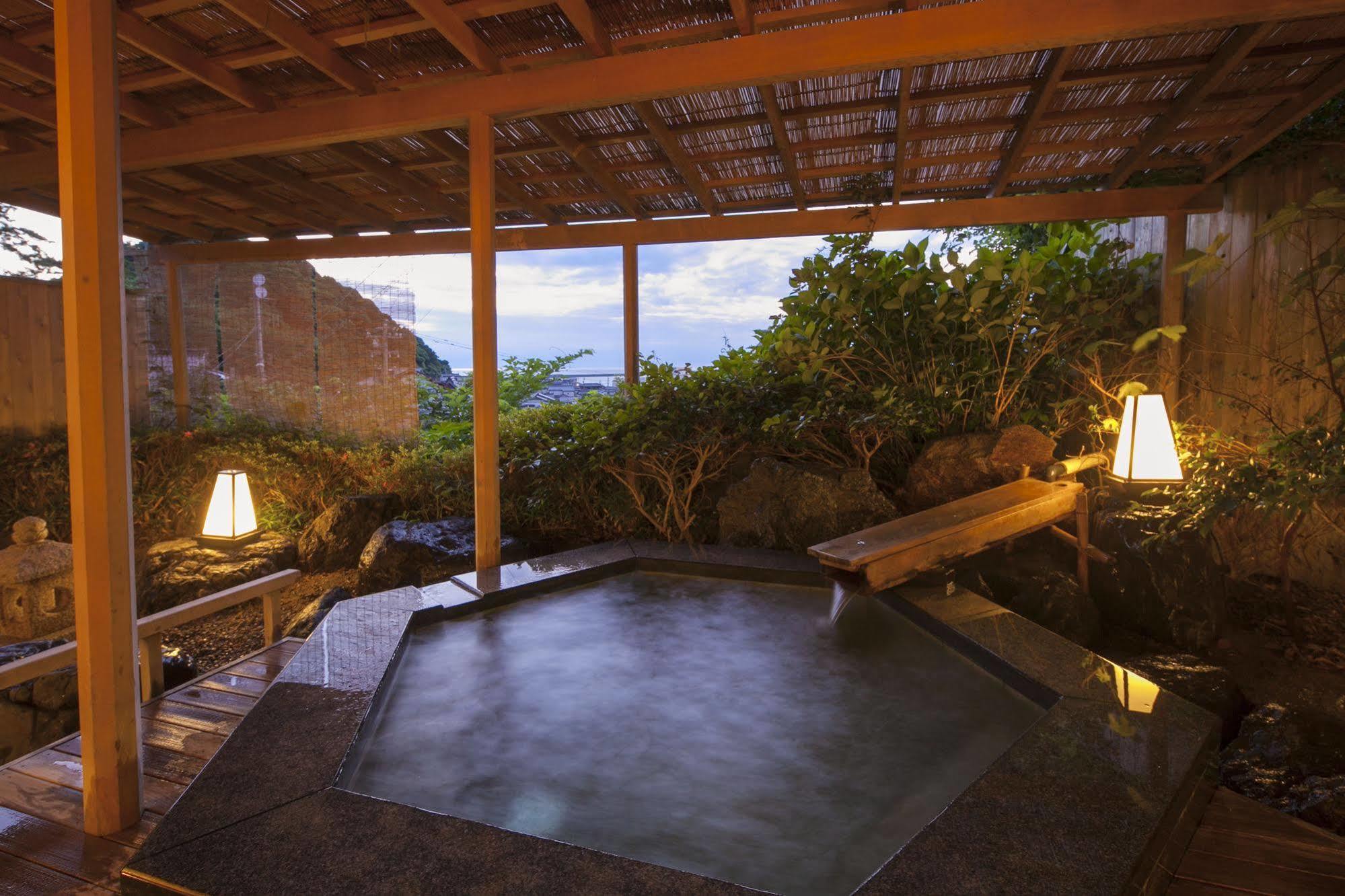 Wajima Onsen Yashio Hotel Екстериор снимка